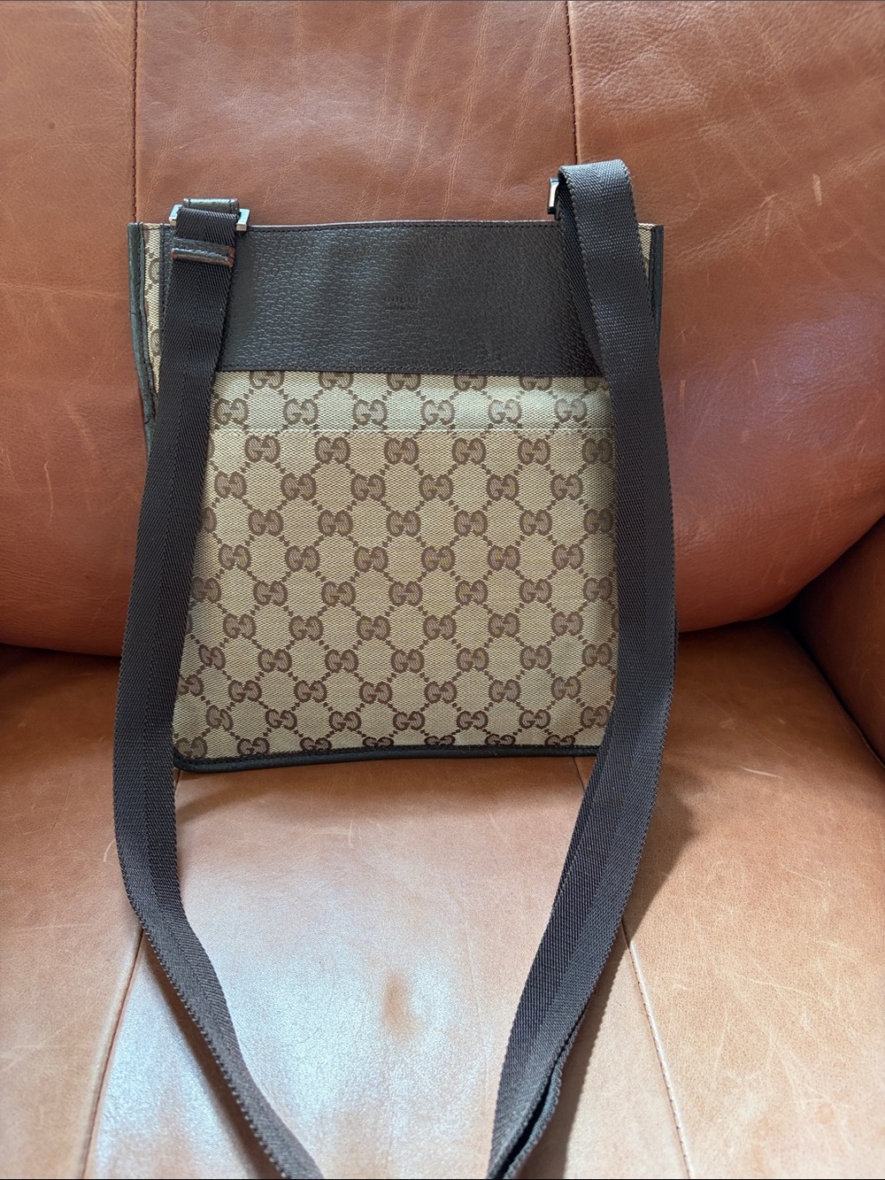 🔥Authentic GUCCI Messenger/Crossbody🔥